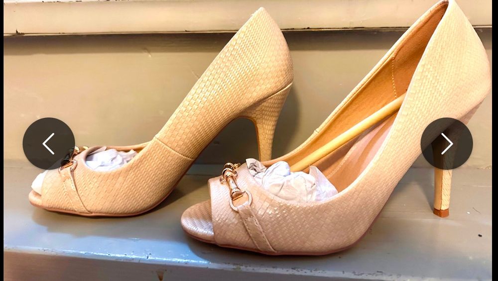 Нови обувки с токчета,39 номер