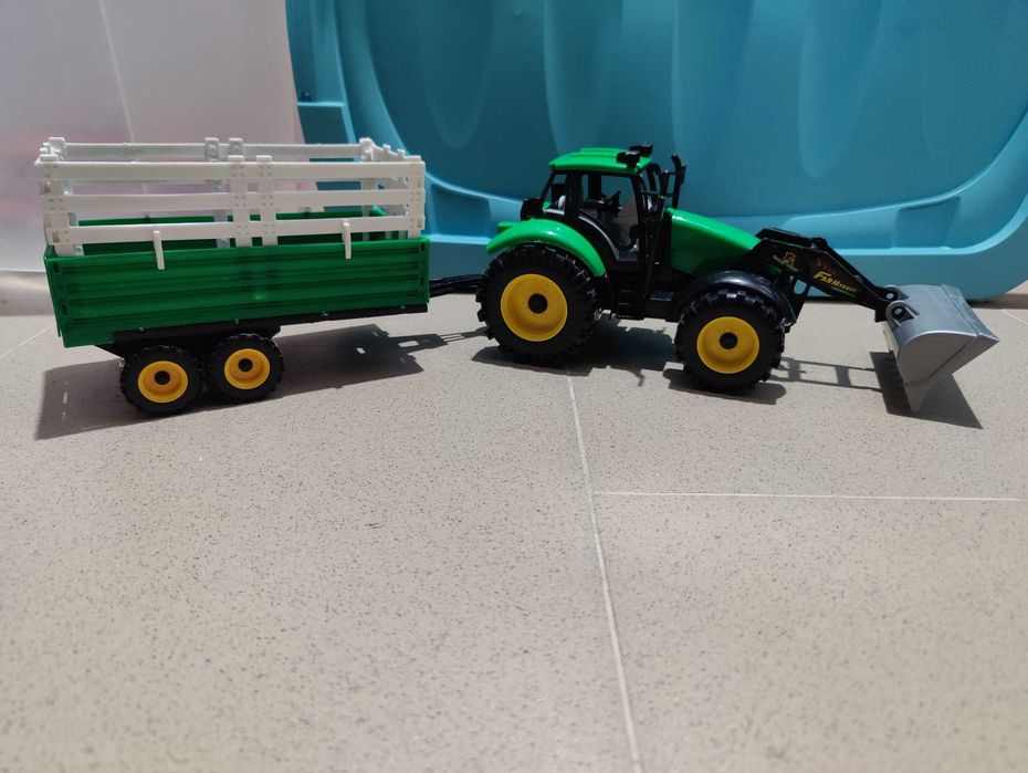 Jucarii - Transporter masini, tractor, tramvai (3+ ani)