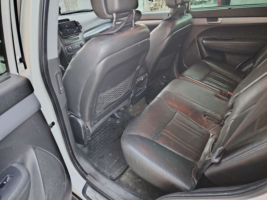 Kia sorento 2013 год