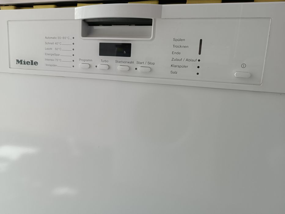 Съдомиялна машина MIELE за вграждане