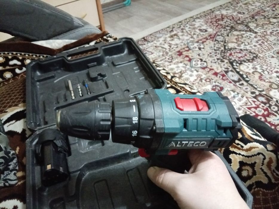 Продам шуруповерт