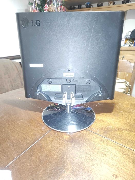 Монитор LG L1760TQ