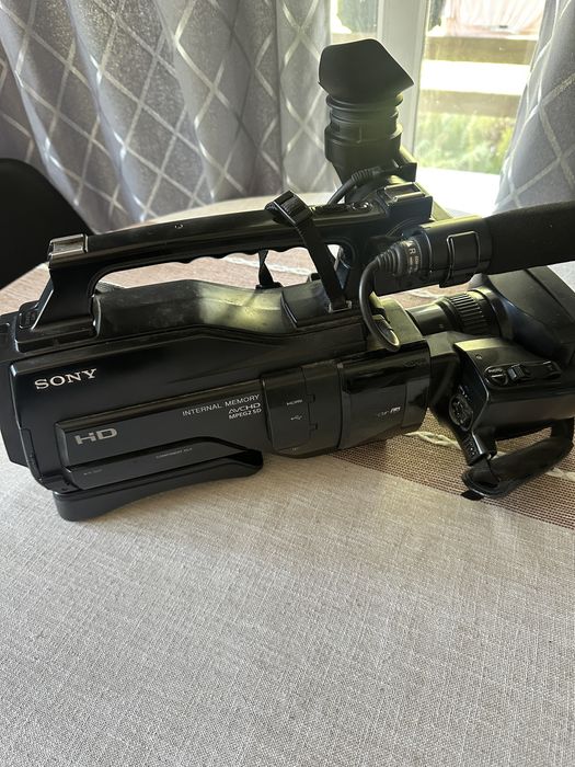 Видеокамера SONY HXR-MC1500