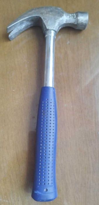 Cекатор, ножовка, молоток, разводные ключи