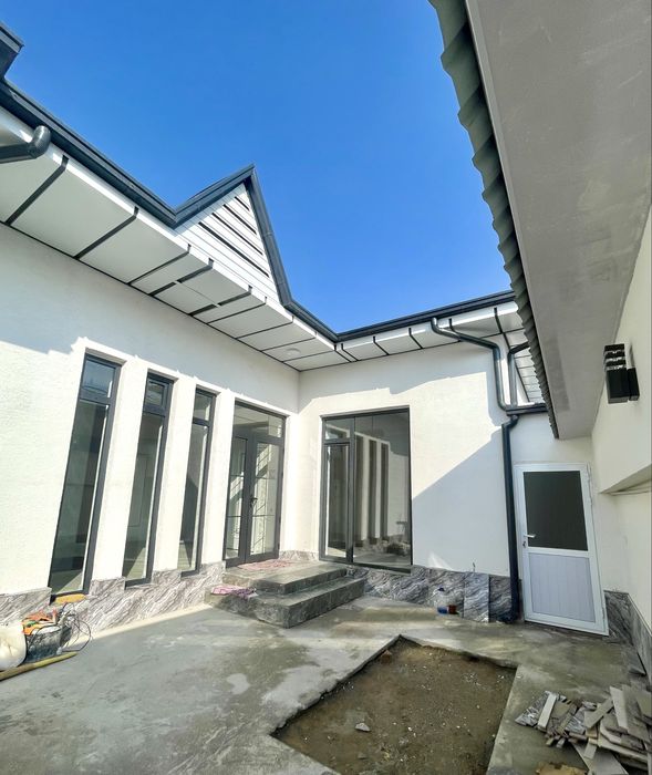 Yengi qurilgan xovli sotiladi Pobeda maxallasi da 3,4 sotix 6 ta xona