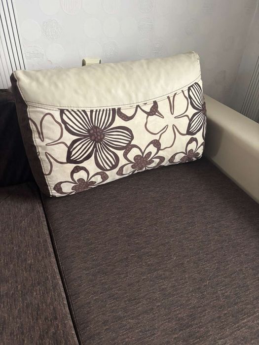 Разтегателен Диван