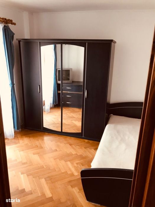 Apartament cu 4 camere, 2 balcoane închise, cartier Tudor