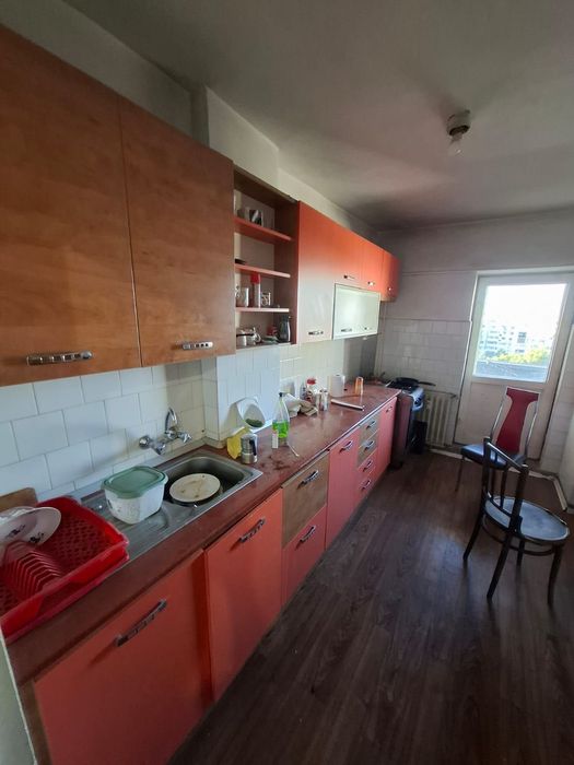Primesc doi băieți/bărbați în chirie, apartament decomandat 3 camere, 2 băi, balcon, în Craiova, lângă MacDonalds
