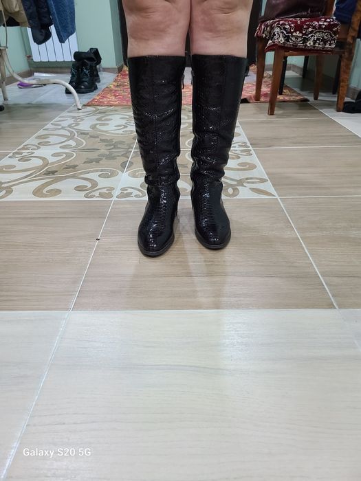 Лаковые сапоги, в отличном состоянии
