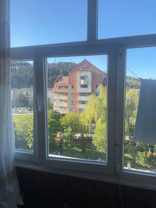 VÂND GARSONIERĂ 48 MP, VEDERE SUPERBĂ, POZIȚIE ULTRACENTRALĂ, deasupra BCR, Termop. - Centr. pe gaz, Comănești, Jud. Bacău, Preț 36.500 €, Negociabil!