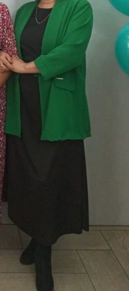 Продам  двойка костюм  ( платье, пиджак).