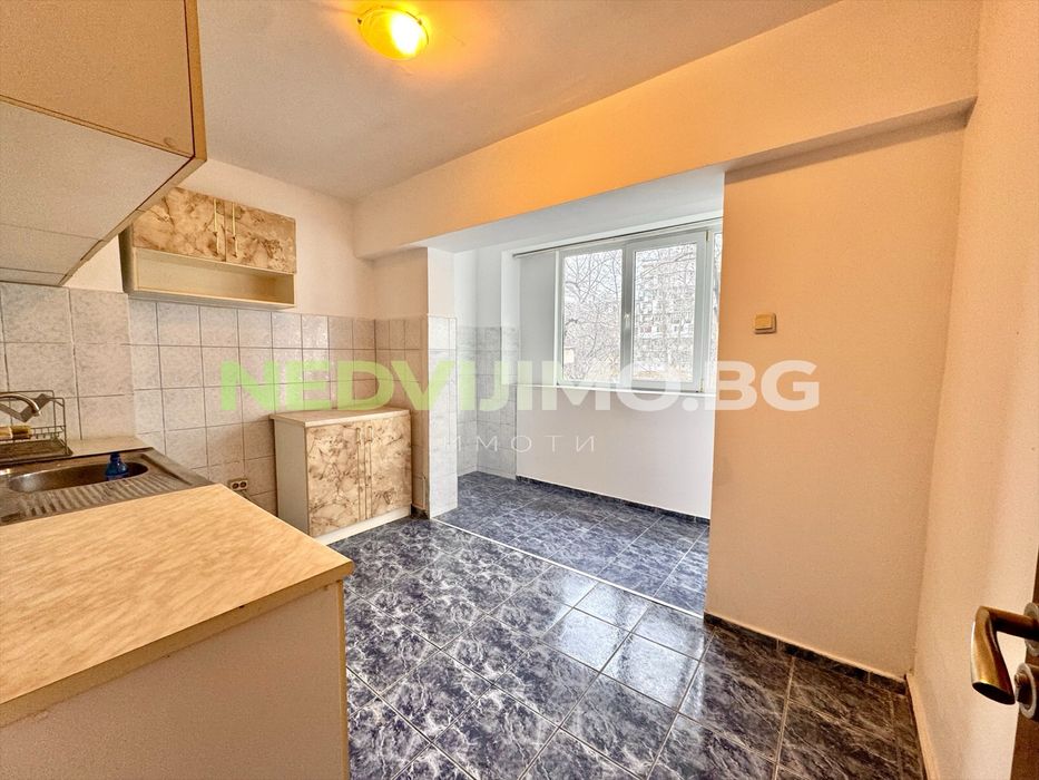 Продава се Двустаен апартамент в Варна, Възраждане 1 - 62 кв.м за 987 €/кв.м - Снимка #2