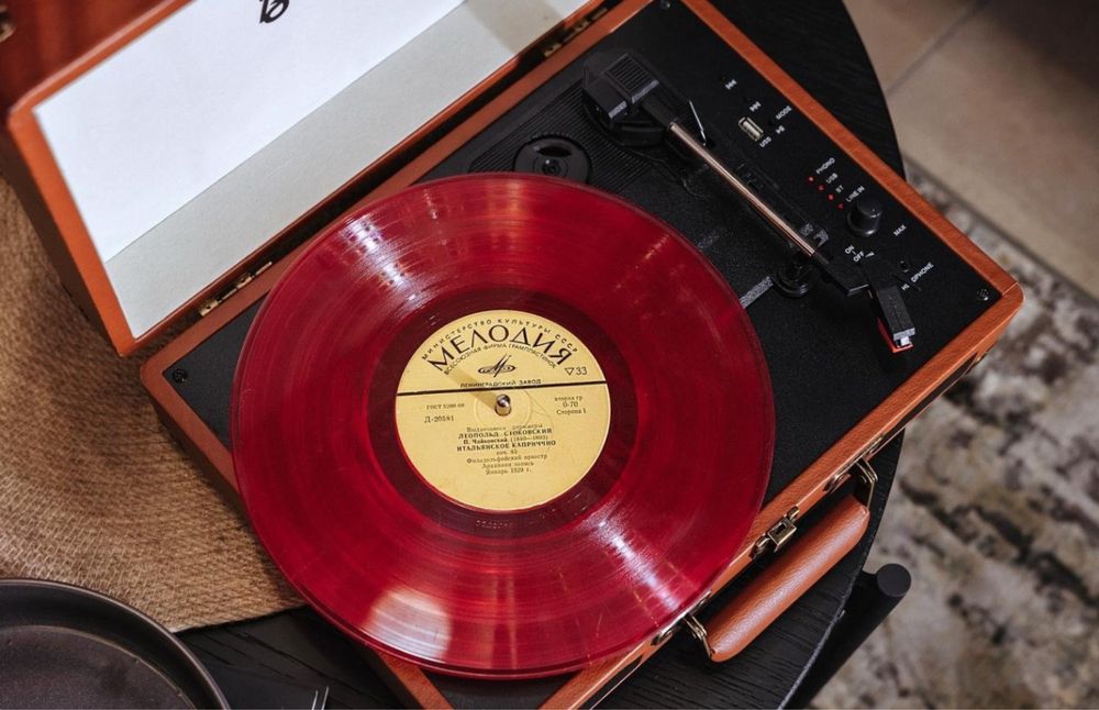 Новый виниловый проигрыватель «Верный»