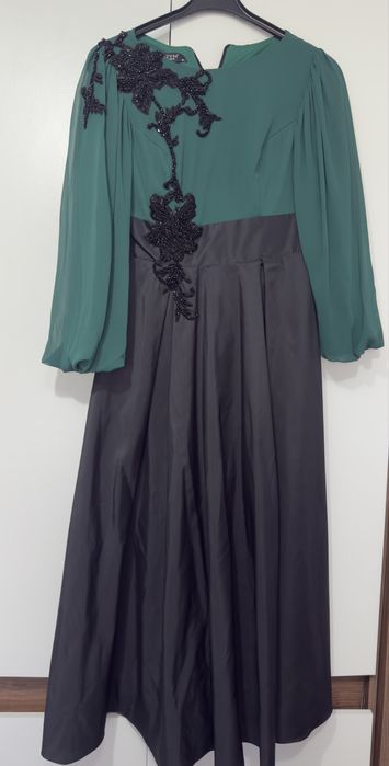 Rochie eleganta midi