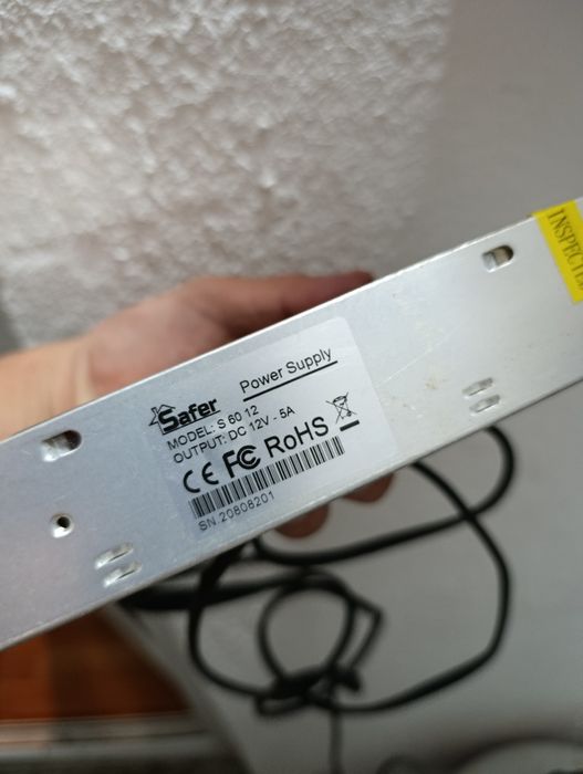 Vând sursa de alimentare 220v- 2  X 12V