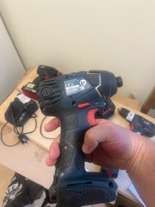 Bosch GDR18 LI комплект батерия зарядно