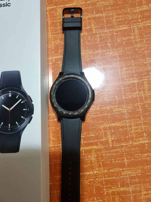 Самсунг смарт часовник Watch 4 Classic