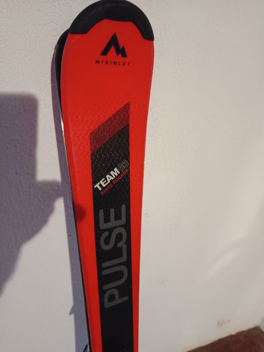 Schiuri copii mărimea 120 cm + placa de snowboard adulți