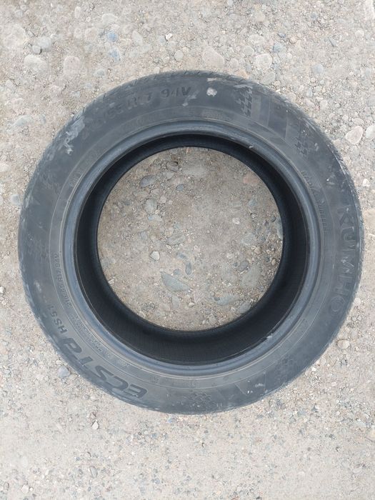 Продам шины KUMHO 215/5517 б/у
