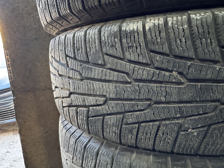 Nokian r17 215/60
