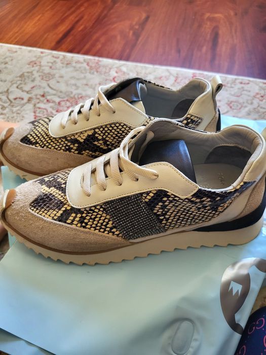 Женские кроссовки Dagem