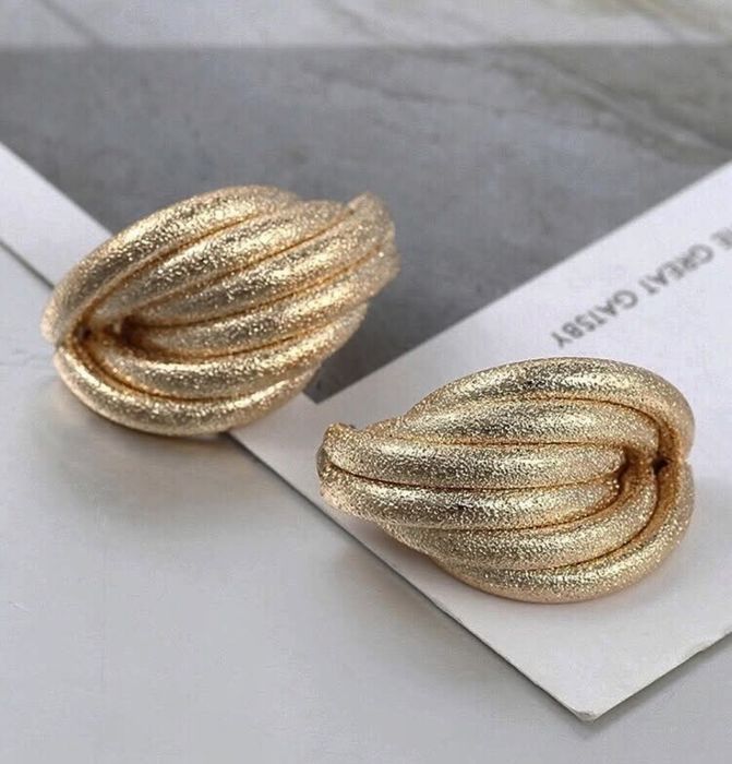 Продаю сережки бижутерия