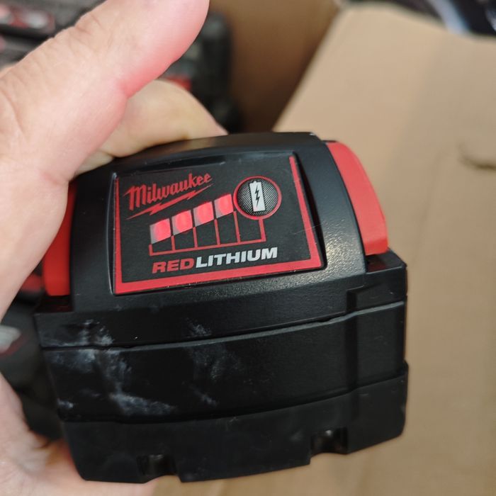 Milwaukee RED 5ah 18 v M18B5 5ач Батерия 18 волта M18
