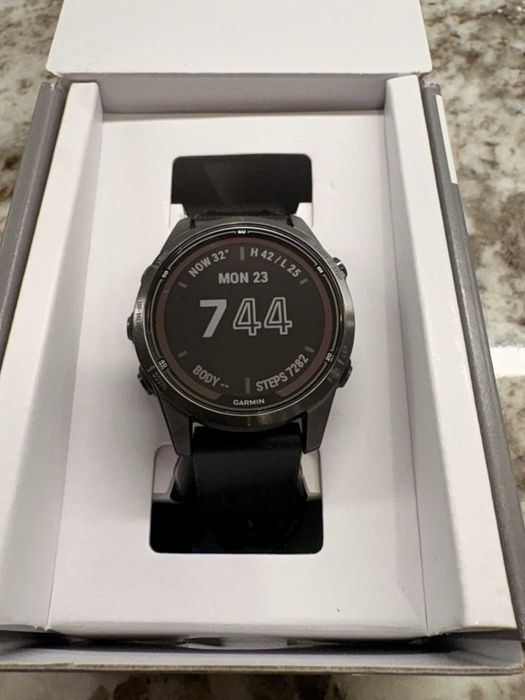 Часовник Garmin Fenix 7S Sapphire Solar