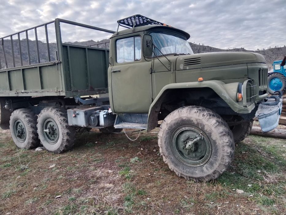 Продам зил-131...