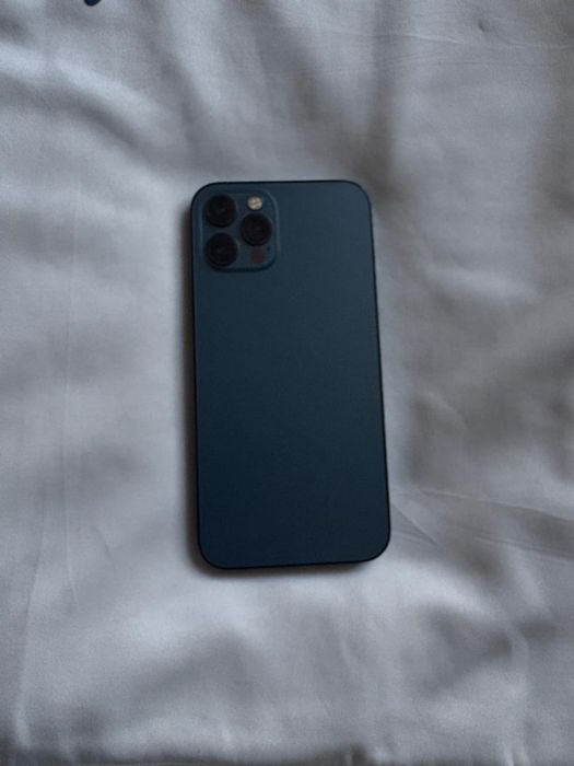 Продам айфон 12 про