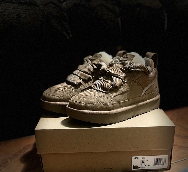 UGG-URI, adidasi femei