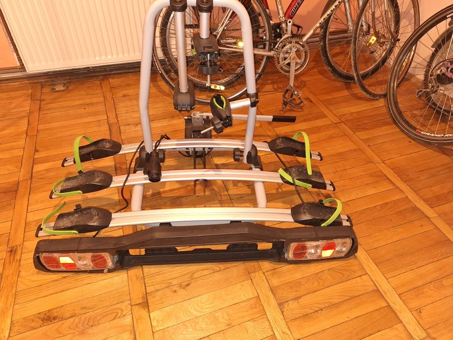 Suport carlig pentru 3 biciclete