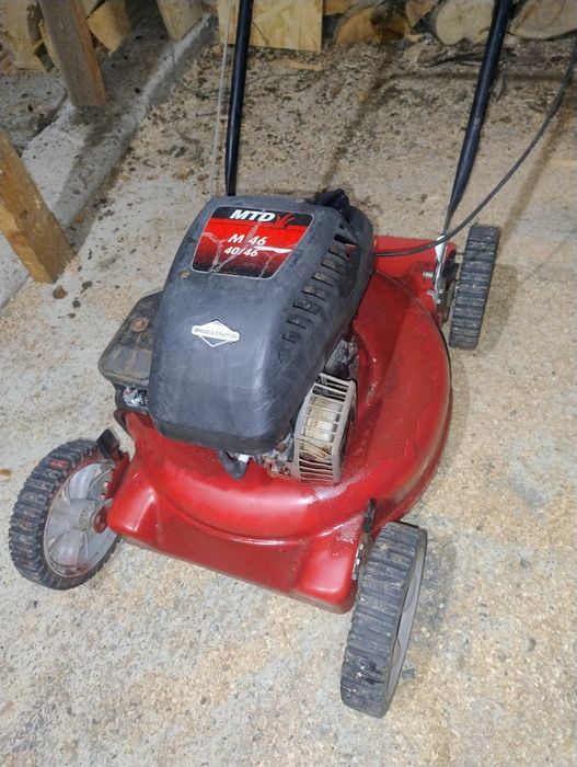 Mașină de tuns gazon MTD – motor Briggs & Stratton
