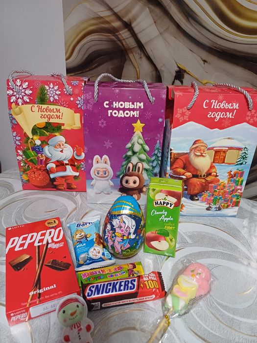 Новогодние подарки детям