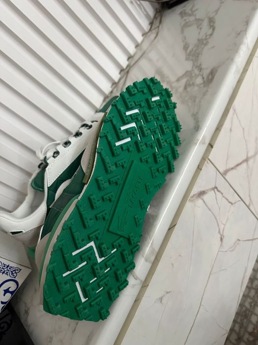 Продам кроссы locosta