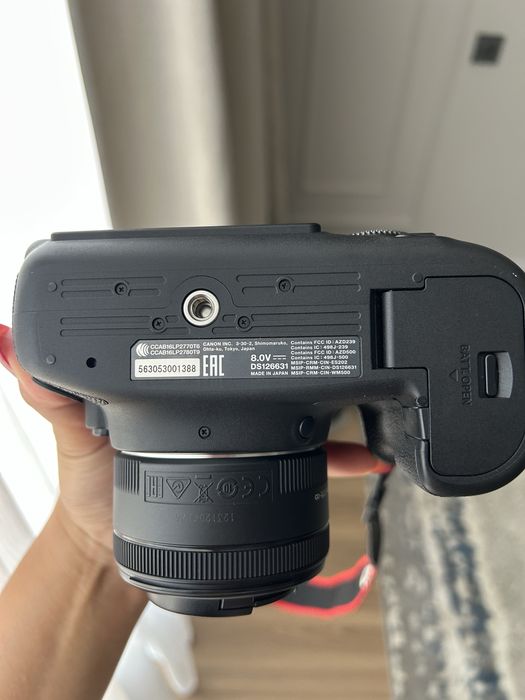 Продам Canon 6D mark2