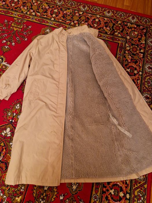 Продаются верхние одежды срочно,пальто.