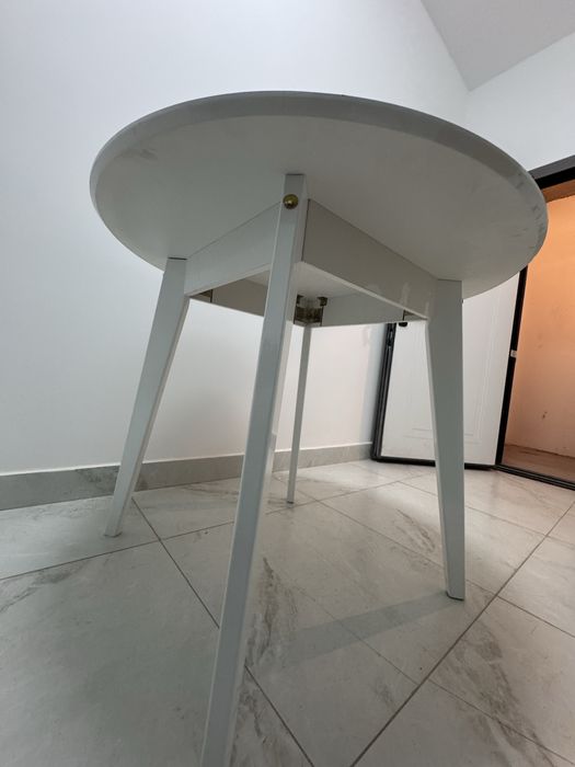 Продам стол обеденный