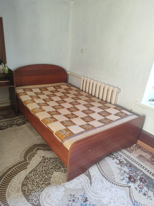Продам кровать полутора спальный
