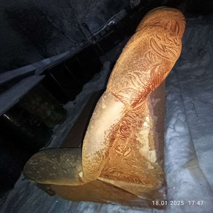 Диван раскладной и кресло.