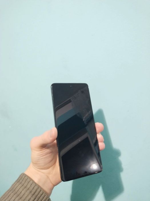 Poco F5 в хорошем состоянии