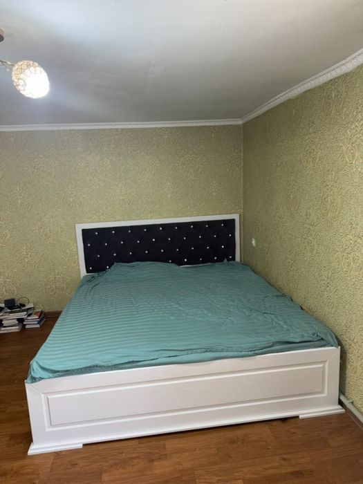 Продам спальный гарнитур,шкаф,кровать,матрас