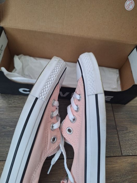 Розови Converse кецове