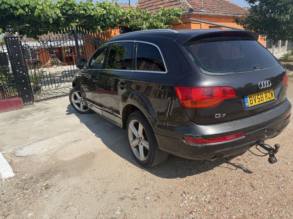 Audi q7 3.0 tdi 240 cp