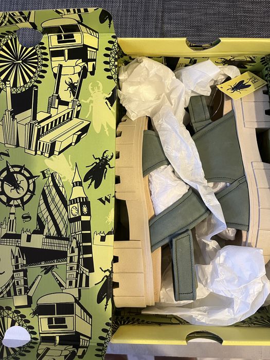 Лятно намаление! Страхотни сандали Fly London