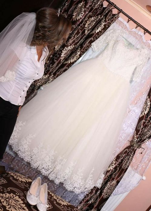 Vând rochie de mireasă