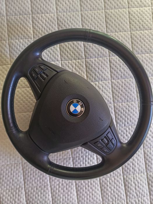 Volan BMW cu comenzi