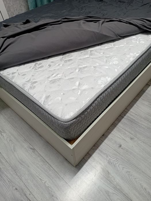 Спальный мебел вместе с матрасом