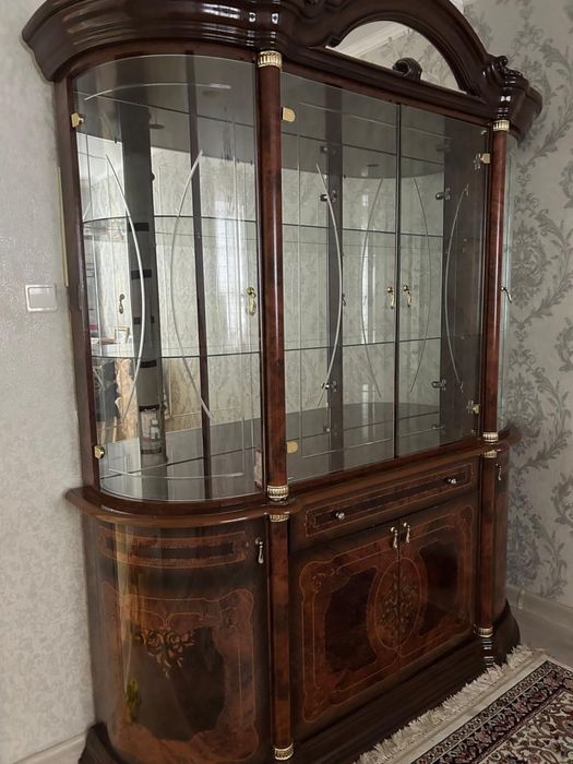 Сервант сатылады, жағдайы жақсы, қол жетімді бағада, бағасы 50000тг