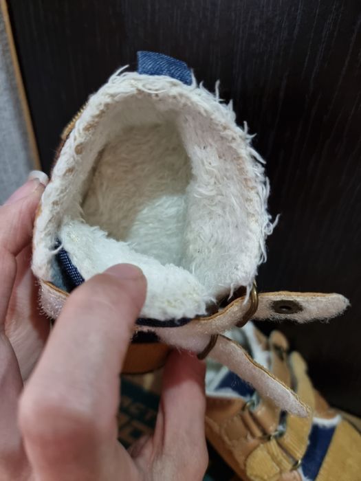 Продам обувь на малышей.